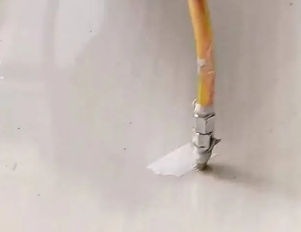 安泽瓷砖空鼓维修公司专业解答在瓷砖铺贴过程中，如果使用的砂料过粗（如全部使用了粗砂），可能会导致以下问题